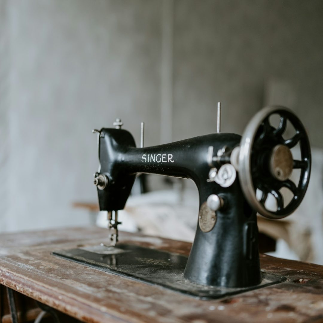 claudio-schwarz-E6O183wB5zc-unsplash